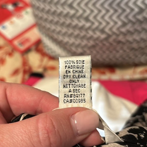 Diane von Furstenberg Black & Cream Halter Tie Top - Picture 9 of 10